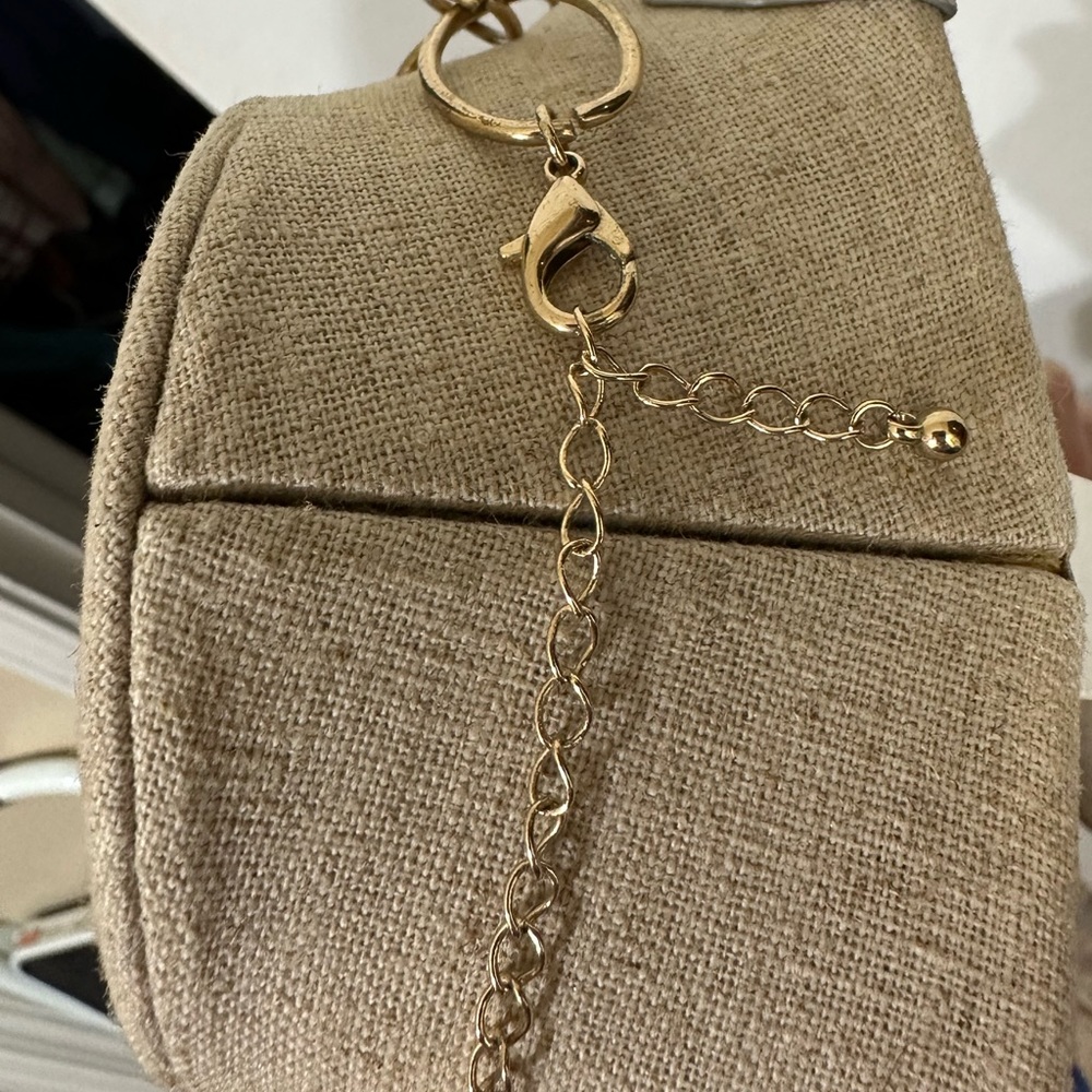 Turquoise and gold necklace - Picture 2 of 2